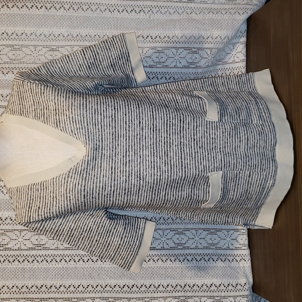Soft Surroundings Mirage Stripe Vneck Pullover Small